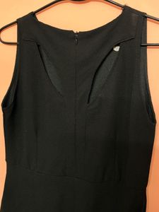 Black Sleeveless Dress!