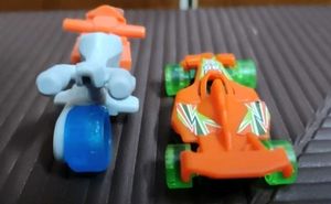 2 kinderjoy racer series vehicle toys