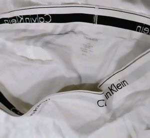 Calvin Klein sez L/g/ panty