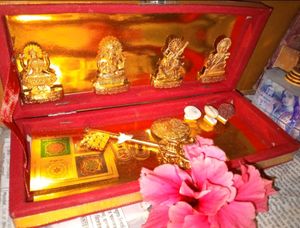 BRAND NEW***GANESH LAKSHMI Puja Box Idol