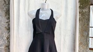 6249. Chic Black Halter Neck Dress