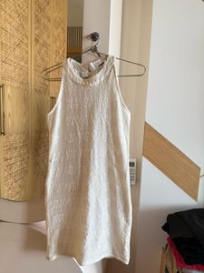 White Sleeveless Bodycon Dress