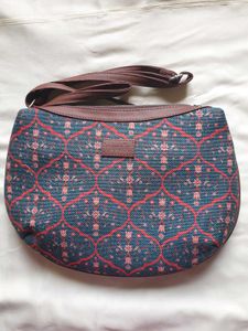 Sheesh Mahal Jaali Motif Structured Shoulder Bag