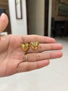 Golden Heart Stud Earrings 🫶