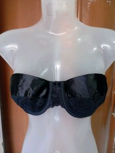 Black Lace Strapless Bra