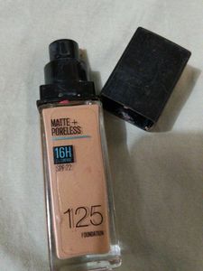 Maybelline Fit Me Matte + Poreless Foundation 125