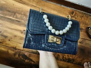 Chic Navy Croc-Embossed Handbag