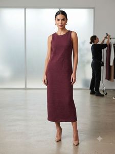 Elegant Maroon Ribbed Midi Dress