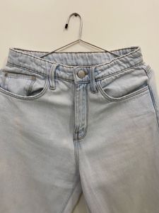 Light Wash Cropped Jeans