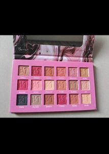 18 Color Eyeshadow Palette