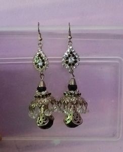 Light Weight Black And Silver Earings