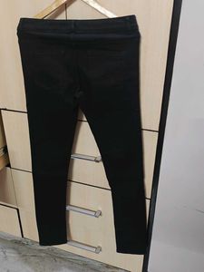 UCB Classic Black Skinny Fit Jeans