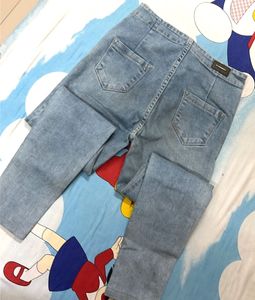 High Weist Light Wash Ripped Jeans