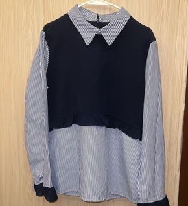 Chic Navy &amp; White Striped Top