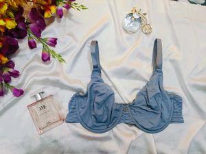 🇳🇿💫🎀Comfortable Light Grey Striped Bra