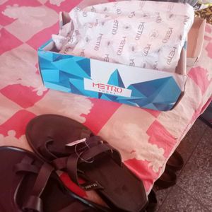 Metro Women's Flat Sandals
