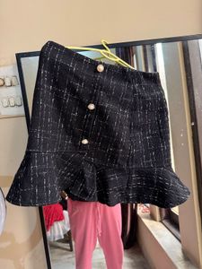 Chic Black Tweed Skirt with shorts
