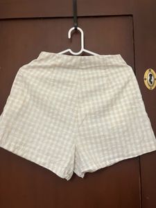 H&amp;M Beige Gingham Linen Blend Shorts