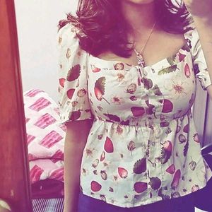 Cute Strawberry Print Puff Sleeve Top