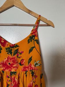 Floral cute strappy top