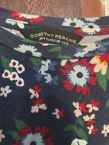 Chic Floral Print T-Shirt with Lace Details