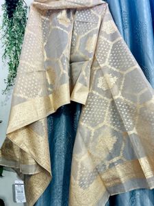 Elegant gold &amp; off white Dupatta with Intricate We