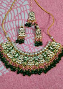 Stunning Kundan Jewellery Set