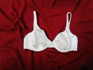 🇳🇿💫🎀Classic White Satin Bra