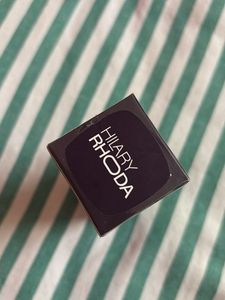Hilary Rhoda Shimmer Stay Makeup Fixer