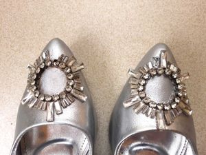 🔥LOWEST PRICE🔥 Stepping Embellished Heeled Pumps