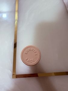 Sunnies face blotted lipstick