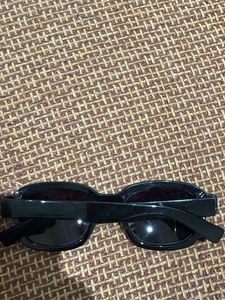 H&amp;M Unisex Black Sunglasses - UV lens