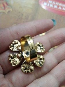 Vintage Flower Brooch with Rhinestones
