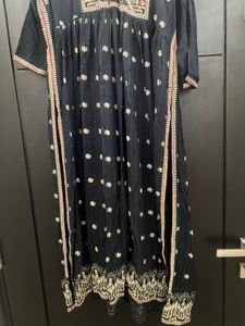 Elegant Navy Embroidered Kurta