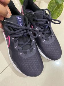 Nike Legend Essential Training Shoe