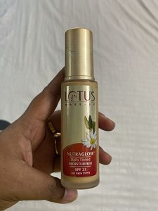 Detan Cream And Tinted Moisturiser
