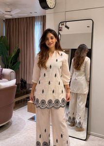 Stylish Embroidered Co-Ord Se