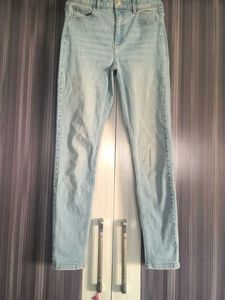 Light Wash Denim Jeans