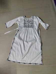 White Embroidered Kurta