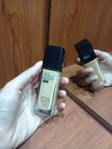 Maybelline Matte + Poreless Foundation 128