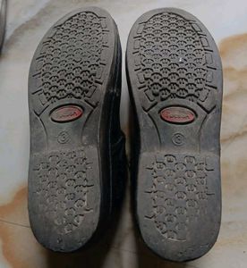 Black school shoes for girls
