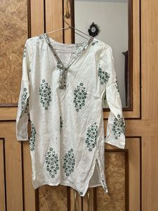 Elegant White Kurta with Green Floral Print