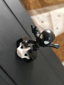 Black Symbiote Action figurine