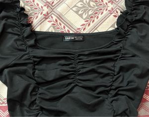 SHEIN Black Ruched Long Sleeve Crop Top