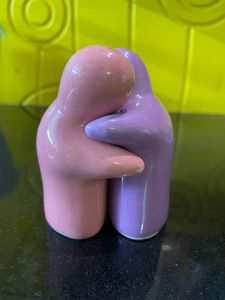 Salt And Pepper Shaker - Hugging Couple