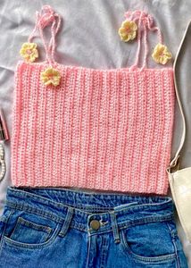 Crochet blossom blush pink crop top 🌸