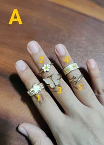 23 Assorted Ring Set