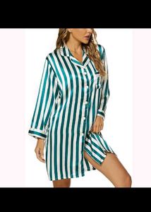 Striped Satin t shart no offer please 🙏
