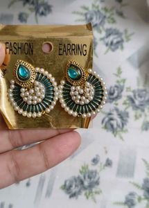 Fashion Earrings with Pearls