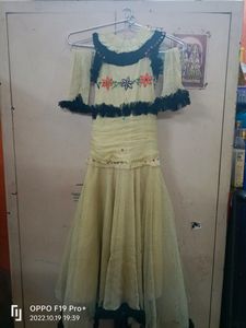 Evening gown for girls with detachable hand gloves for 7-8 years